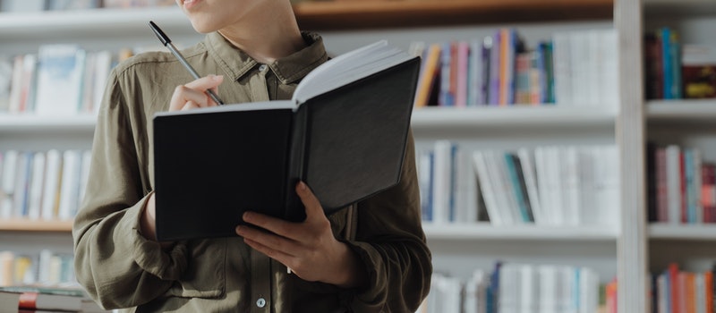 自考學(xué)習(xí)形式該選通過率高的還是費用低的？